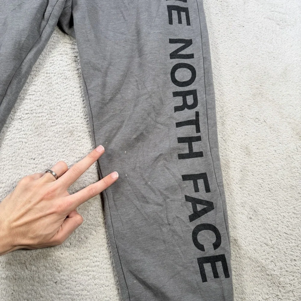 The North Face Sweatpants Mens Medium Grey Fleece Drawstring Pocket Joggers Gym